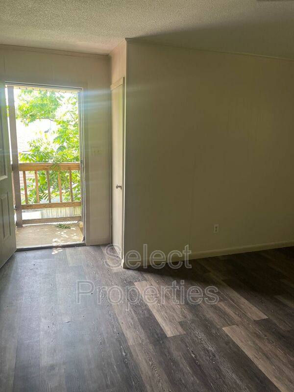 Apartment for rent at 1011 Walnut St #1, Jonesboro, AR 72401