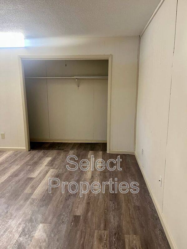 Apartment for rent at 1011 Walnut St #1, Jonesboro, AR 72401