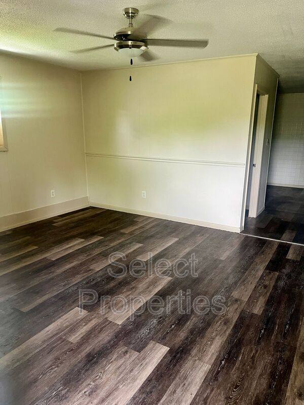 Apartment for rent at 1011 Walnut St #1, Jonesboro, AR 72401