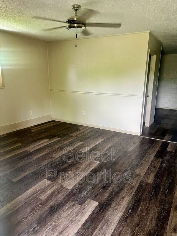 Apartment for rent at 1011 Walnut St #1, Jonesboro, AR 72401
