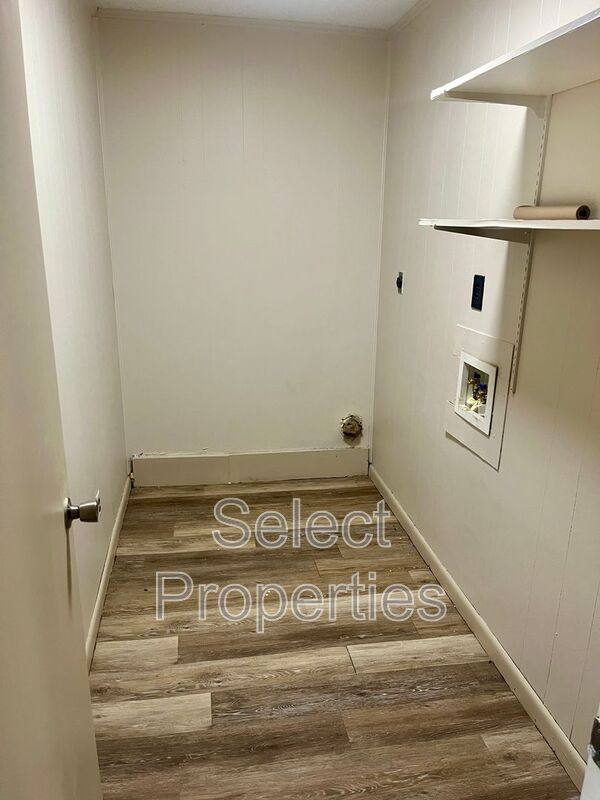 Apartment for rent at 1011 Walnut St #1, Jonesboro, AR 72401