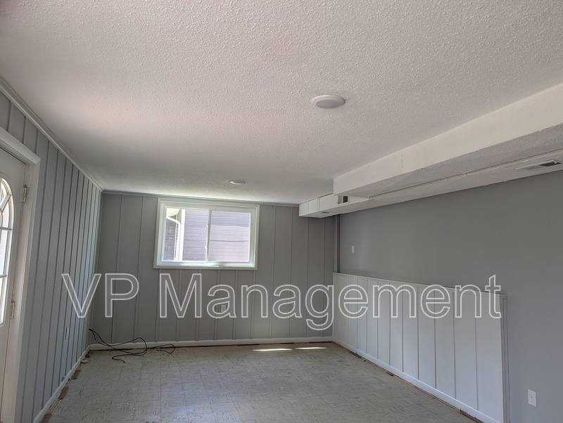 House for rent at 4547 Main St, Davenport, IA 52806
