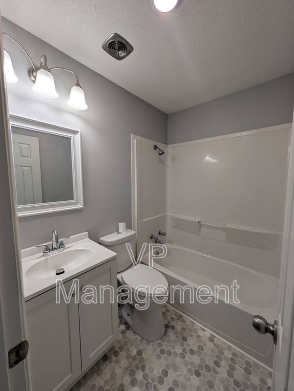 House for rent at 4547 Main St, Davenport, IA 52806