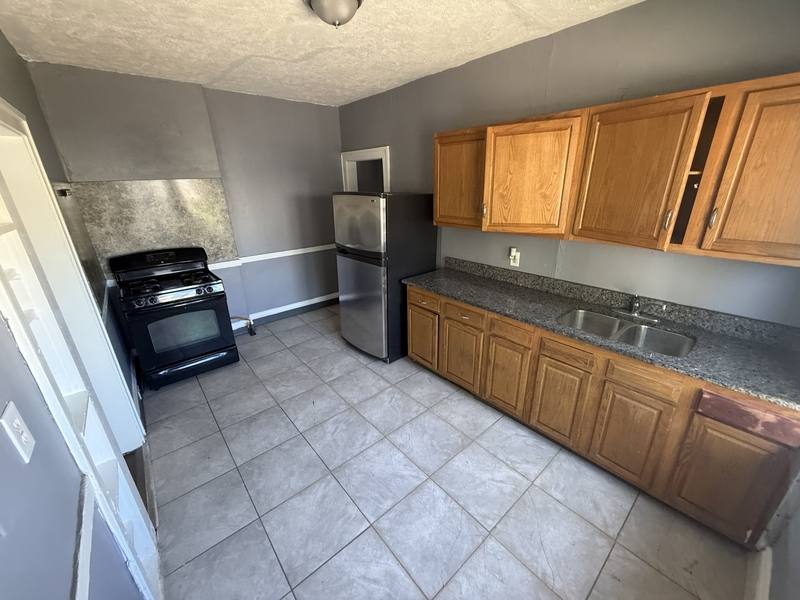 Apartment for rent at 3412 E 147th St #1, Cleveland, OH 44120