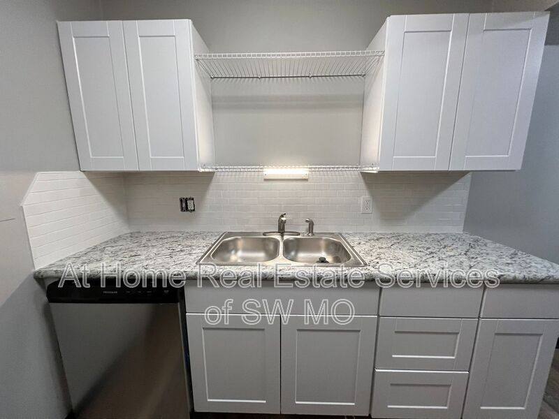 Apartment for rent at 1242 E Cherry #304, Springfield, MO 65802
