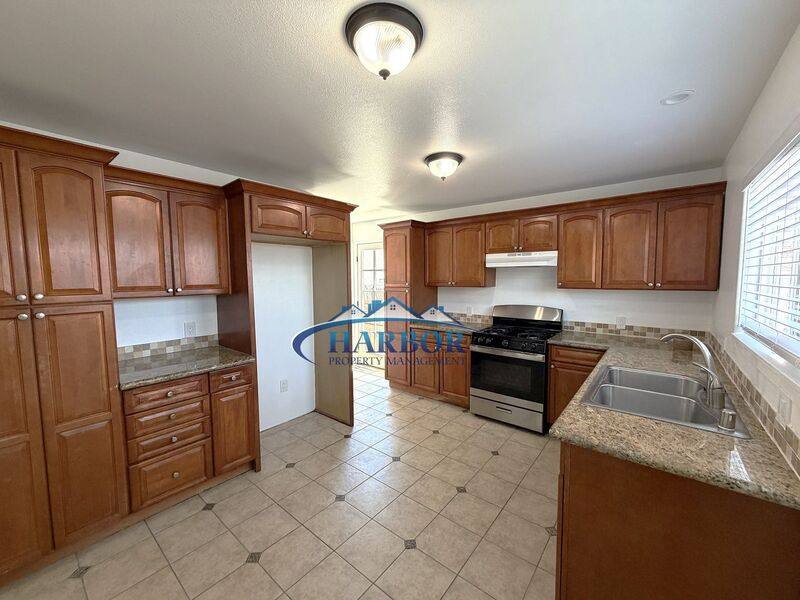 Apartment for rent at 621 - 623 W 18th St, San Pedro, CA 90731