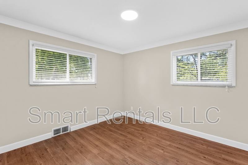 House for rent at 855 Teson Rd, Hazelwood, MO 63042
