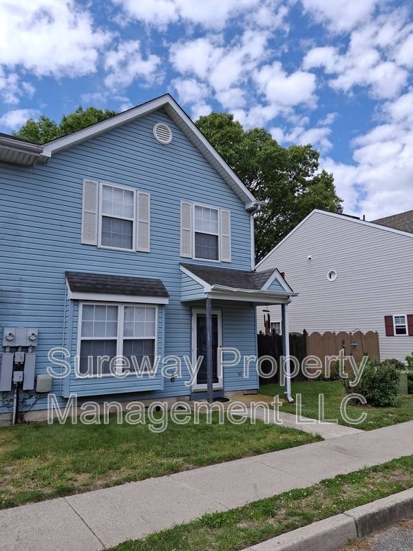 Townhouse for rent at 12 Grant Lane, Berlin, NJ 08009