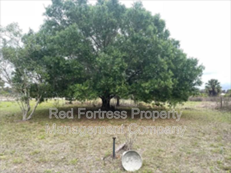 House for rent at 21840 Claytor Rd, Alva, FL 33920