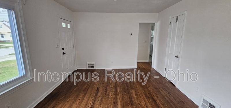 House for rent at 360 E 326th St, Eastlake, OH 44095