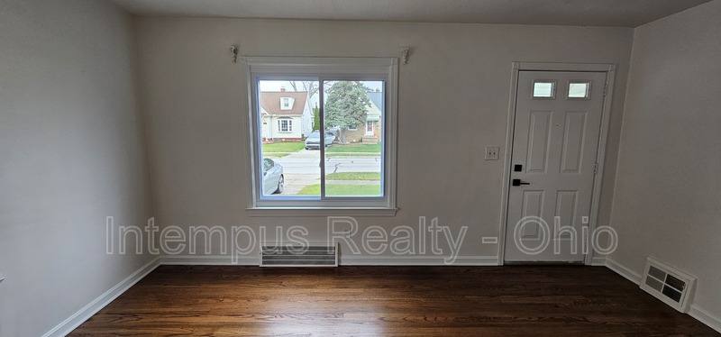 House for rent at 360 E 326th St, Eastlake, OH 44095