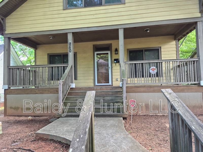 House for rent at 250 Hendrix Ave SW, Atlanta, GA 30315