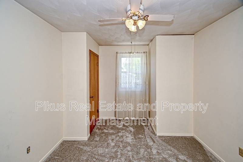 Apartment for rent at 3300 Lake Center St NW, Uniontown, OH 44685