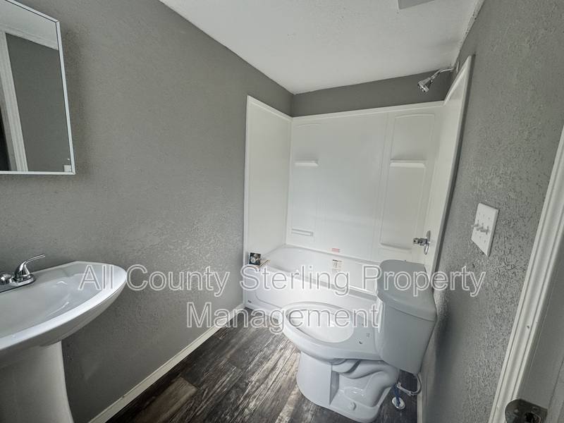 House for rent at 917 NE Aberdeen Ave, Lake City, FL 32055