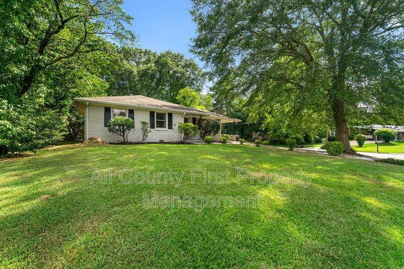 House for rent at 2461 Fontaine Circle, Decatur, GA 30032