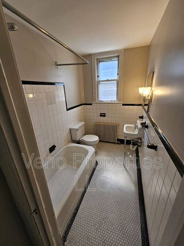 Apartment for rent at 50 Manning Blvd #1, Albany, NY 12203