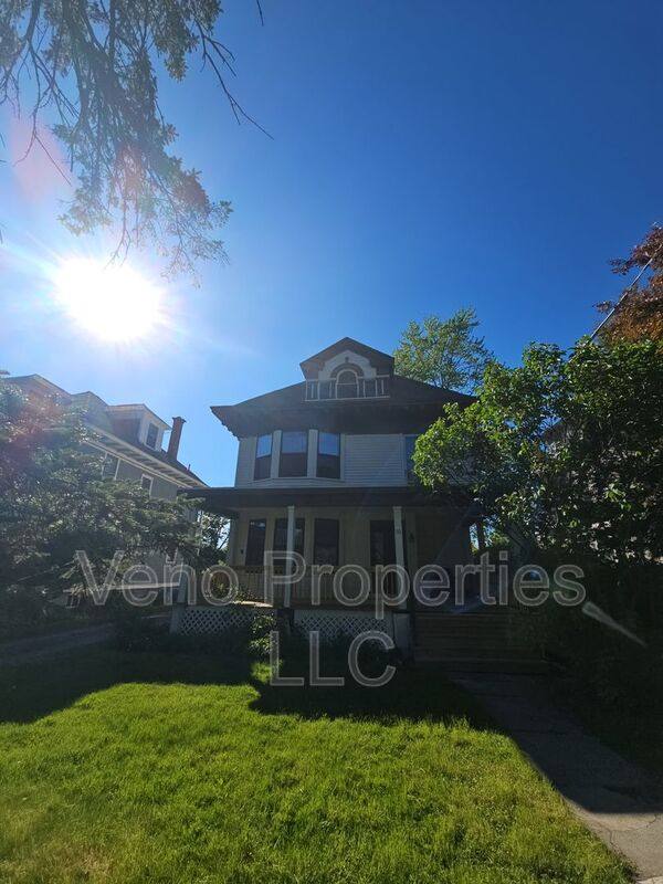 Apartment for rent at 50 Manning Blvd #1, Albany, NY 12203