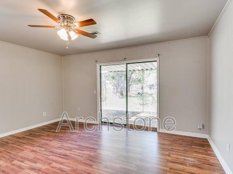 House for rent at 1424 Tanglewood Dr, Oklahoma City, OK 73115