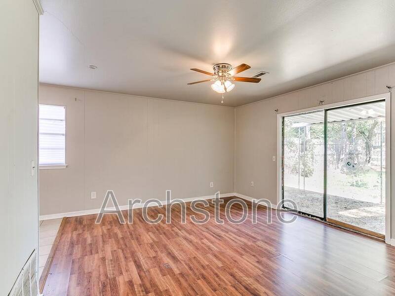 House for rent at 1424 Tanglewood Dr, Oklahoma City, OK 73115