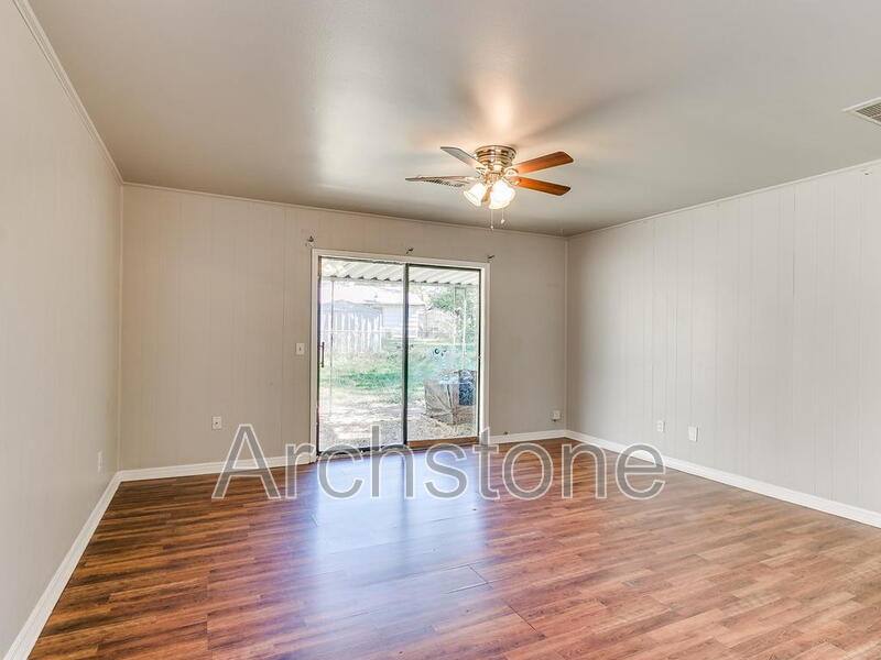 House for rent at 1424 Tanglewood Dr, Oklahoma City, OK 73115