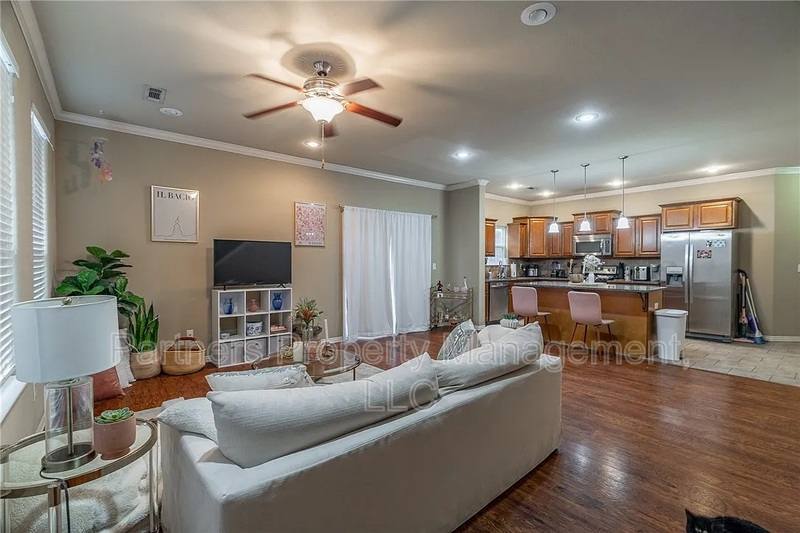 House for rent at 606 N Tennyson Lane, Fayetteville, AR 72704