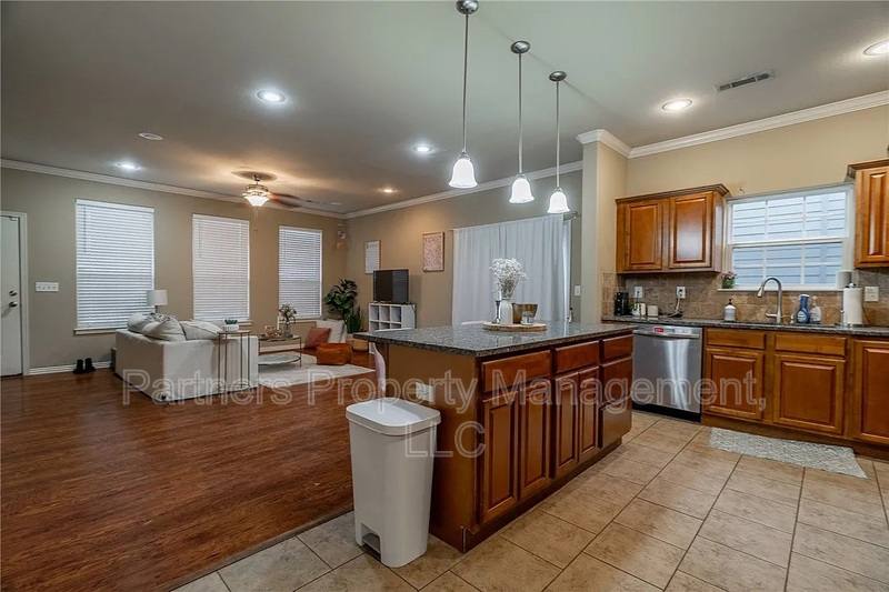 House for rent at 606 N Tennyson Lane, Fayetteville, AR 72704