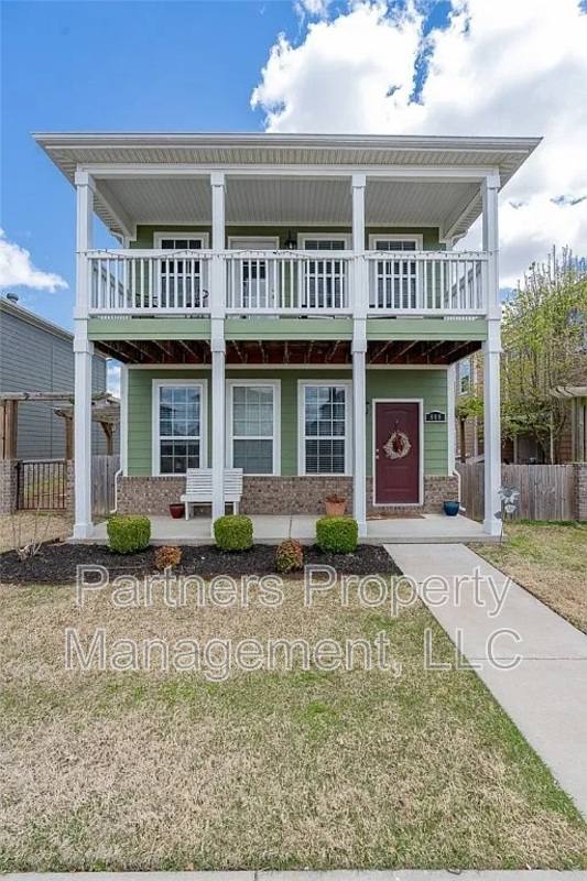 House for rent at 606 N Tennyson Lane, Fayetteville, AR 72704