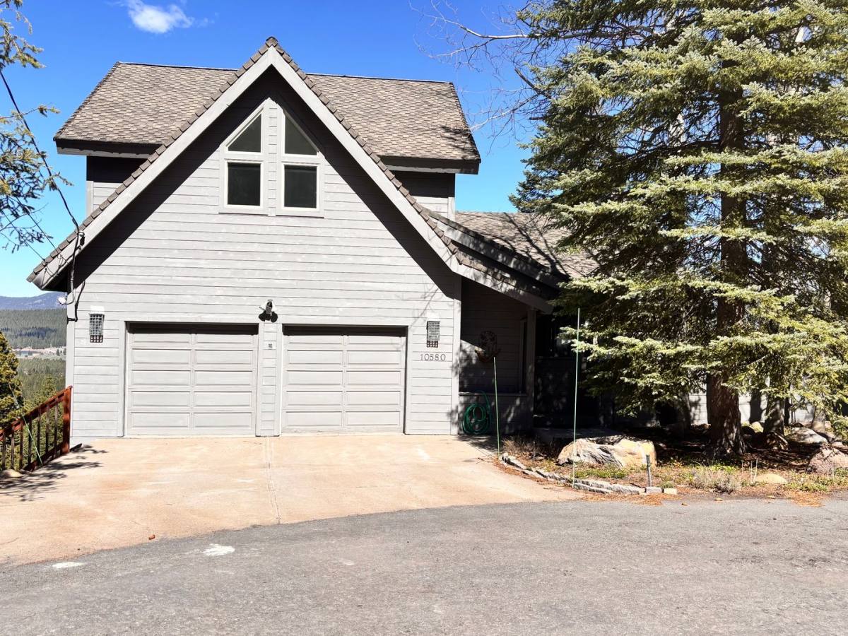 House for rent at 10580 Whitetail Court, Truckee, CA 96161