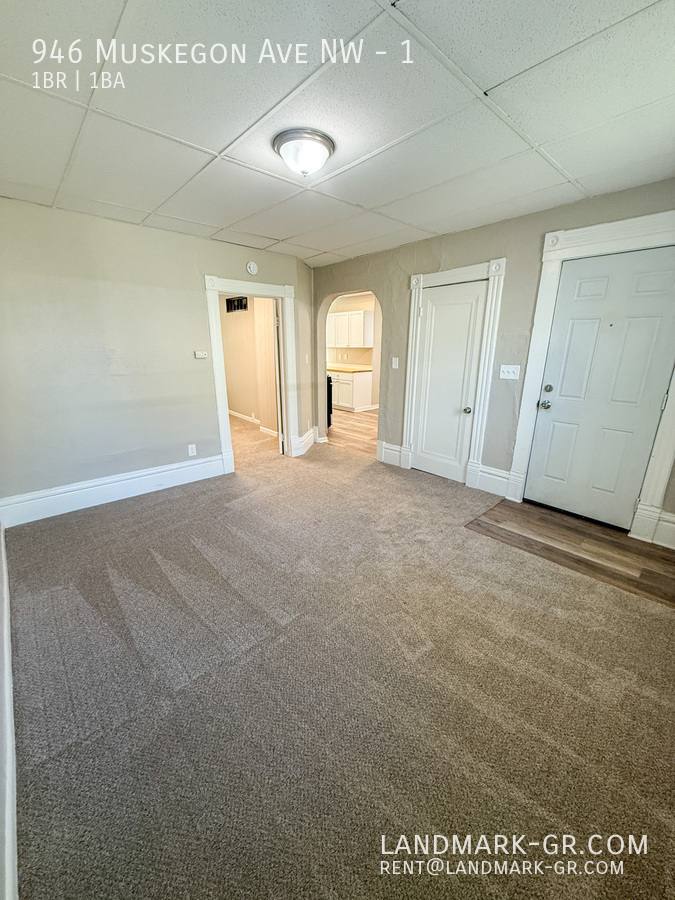 Apartment for rent at 946 Muskegon Ave NW, Grand Rapids, MI 49504
