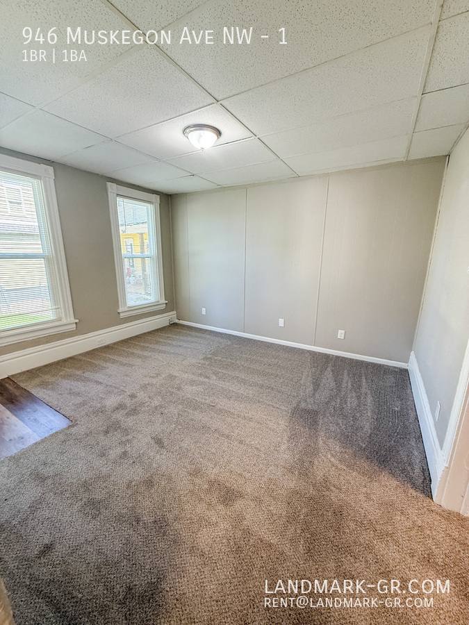 Apartment for rent at 946 Muskegon Ave NW, Grand Rapids, MI 49504