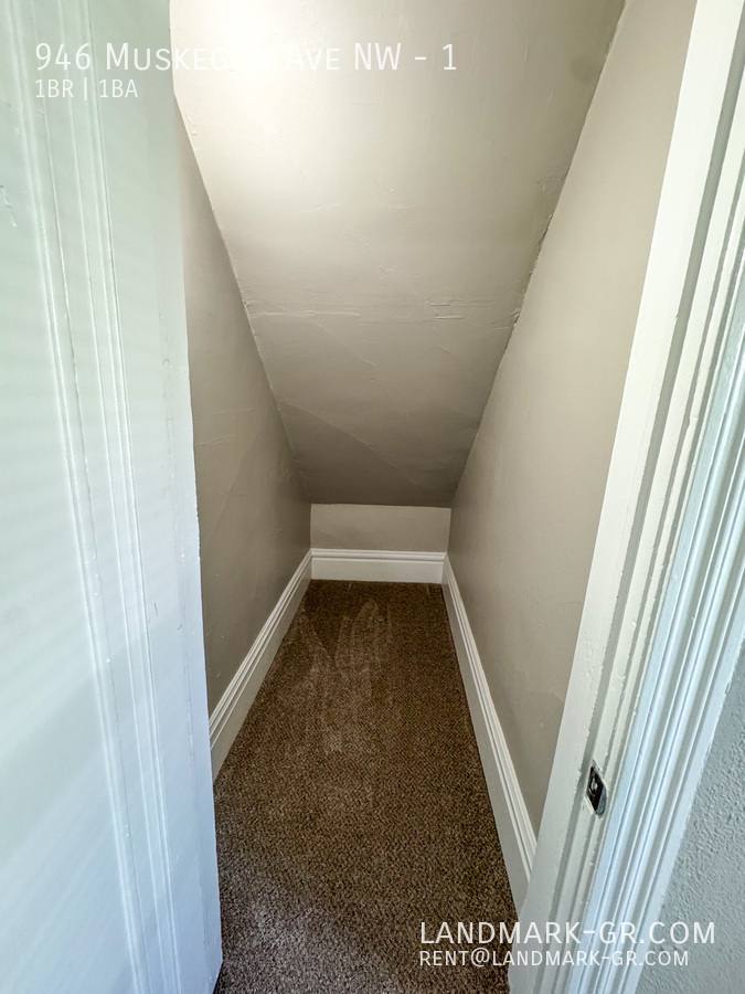 Apartment for rent at 946 Muskegon Ave NW, Grand Rapids, MI 49504