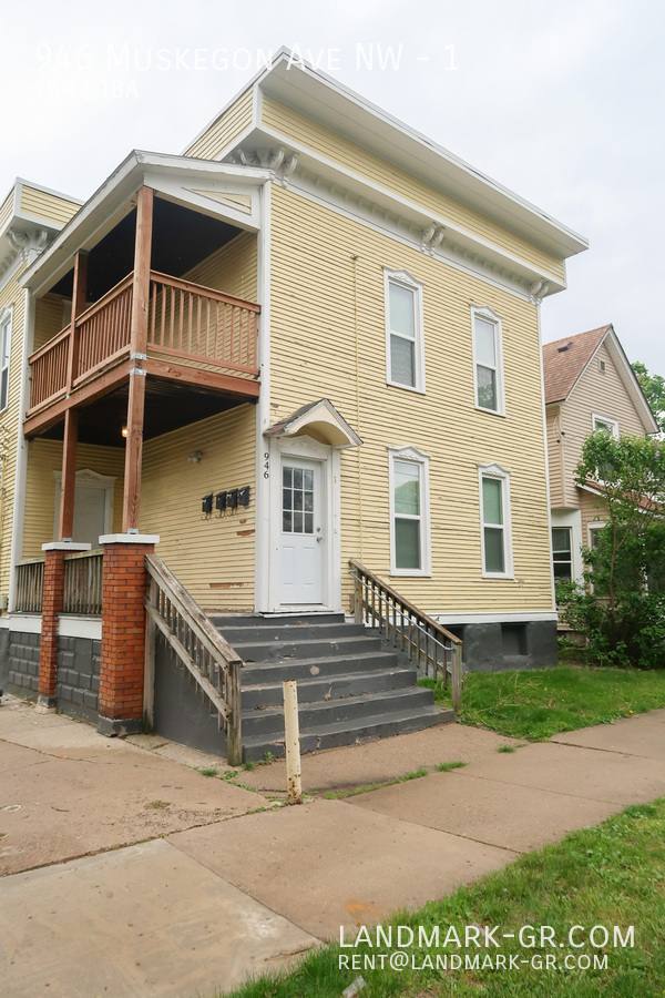 Apartment for rent at 946 Muskegon Ave NW, Grand Rapids, MI 49504