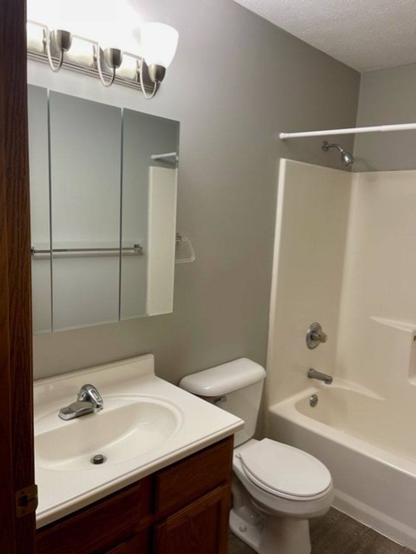 Townhouse for rent at 3839-3859 Long Dr, Barberton, OH 44203