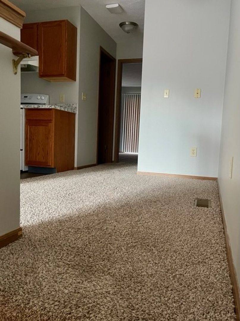 Townhouse for rent at 3839-3859 Long Dr, Barberton, OH 44203