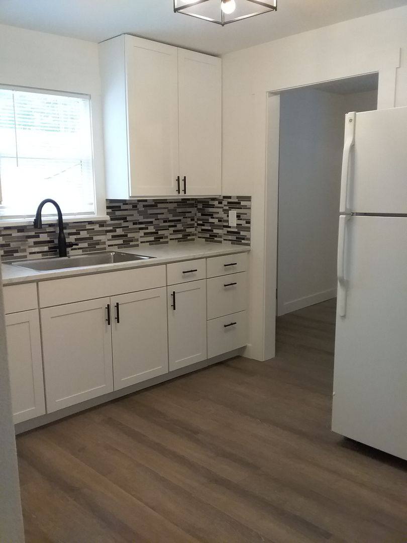 Apartment for rent at 1035-1039 1 2 Valencia St, Walla Walla, WA 99362