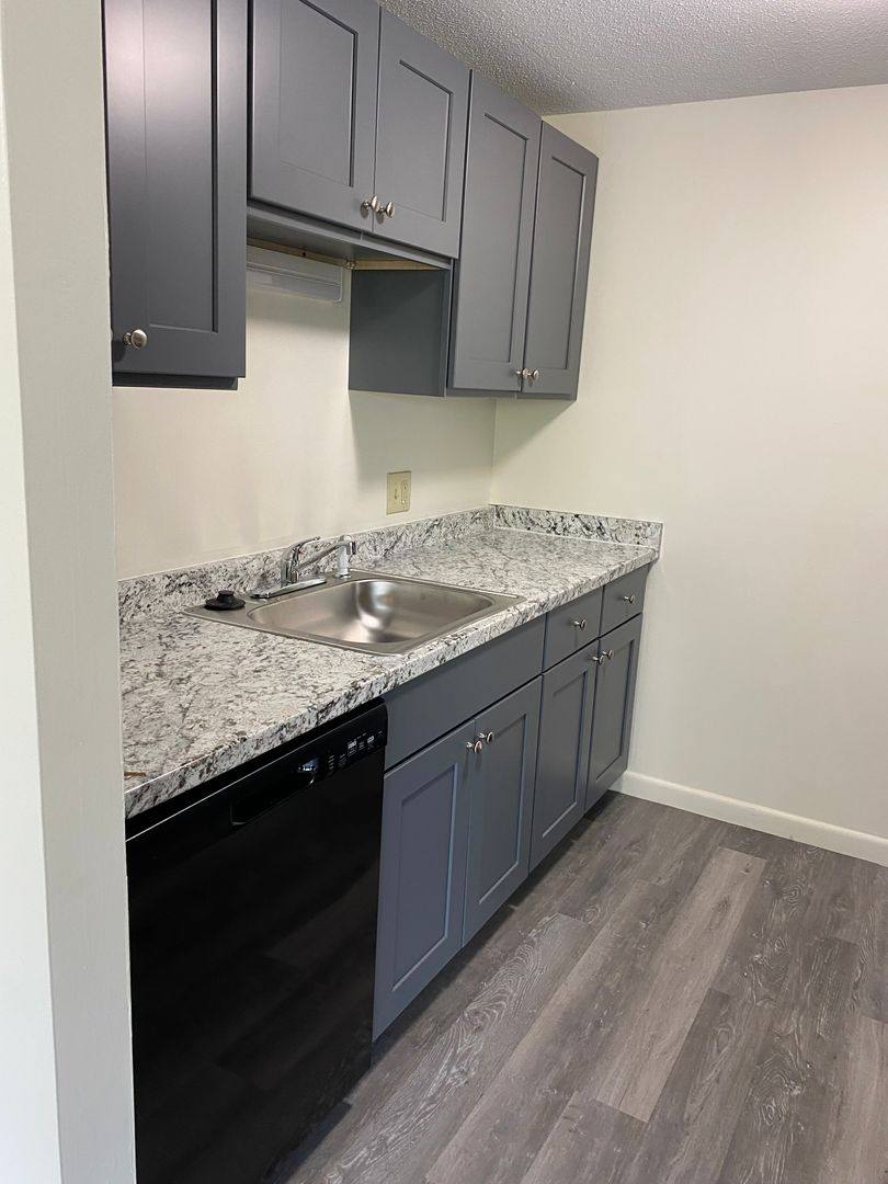 Apartment for rent at 150 River Rd, Manchester, NH 03104