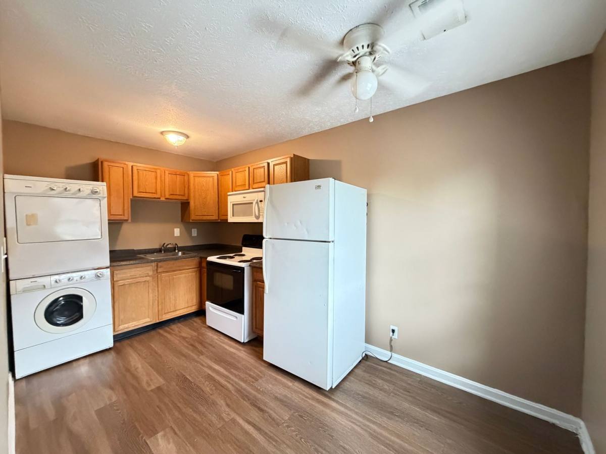 Apartment for rent at 2906 Noe Court, Louisville, KY 40220