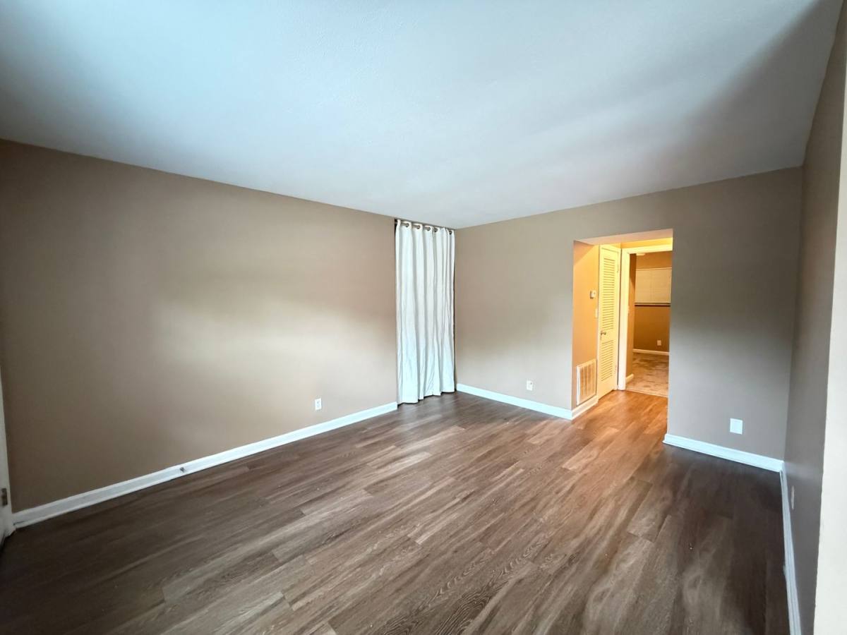 Apartment for rent at 2906 Noe Court, Louisville, KY 40220