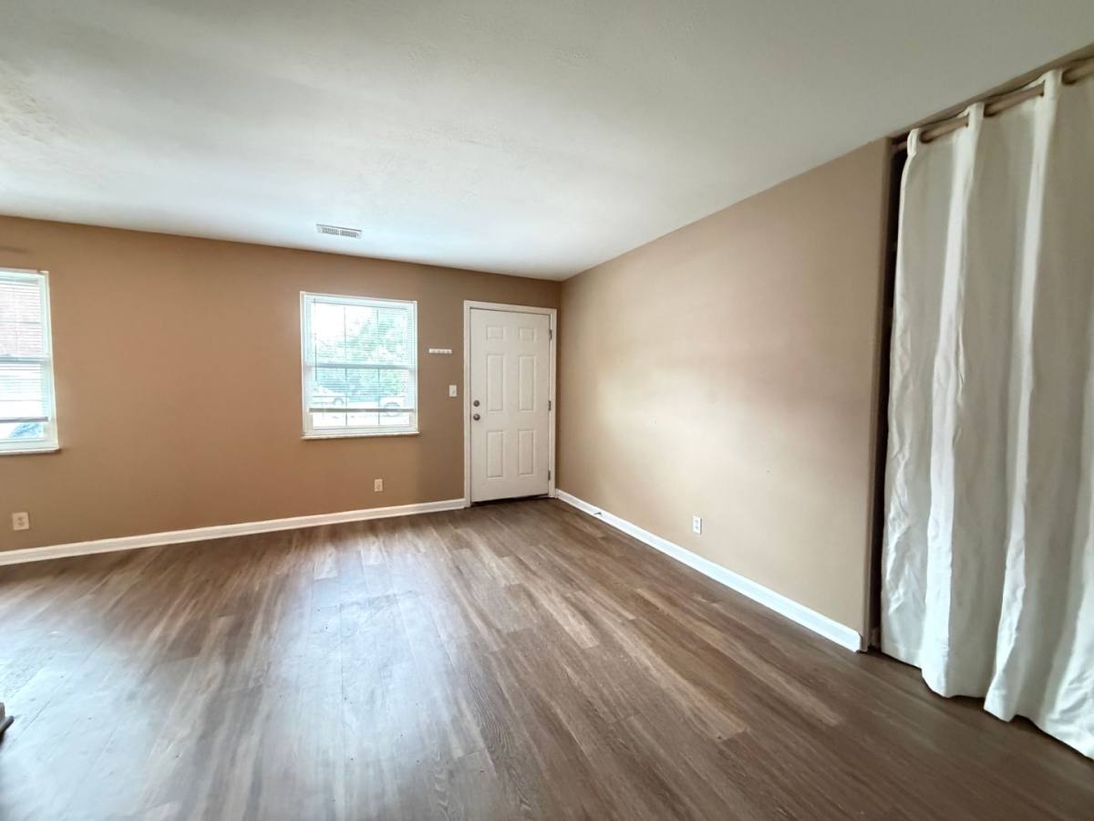 Apartment for rent at 2906 Noe Court, Louisville, KY 40220