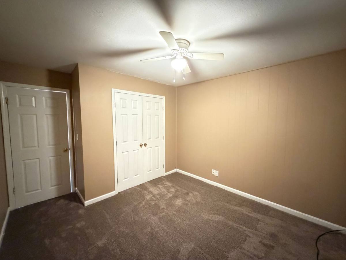 Apartment for rent at 2906 Noe Court, Louisville, KY 40220