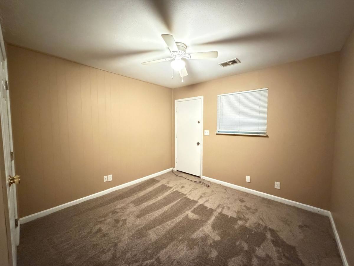 Apartment for rent at 2906 Noe Court, Louisville, KY 40220