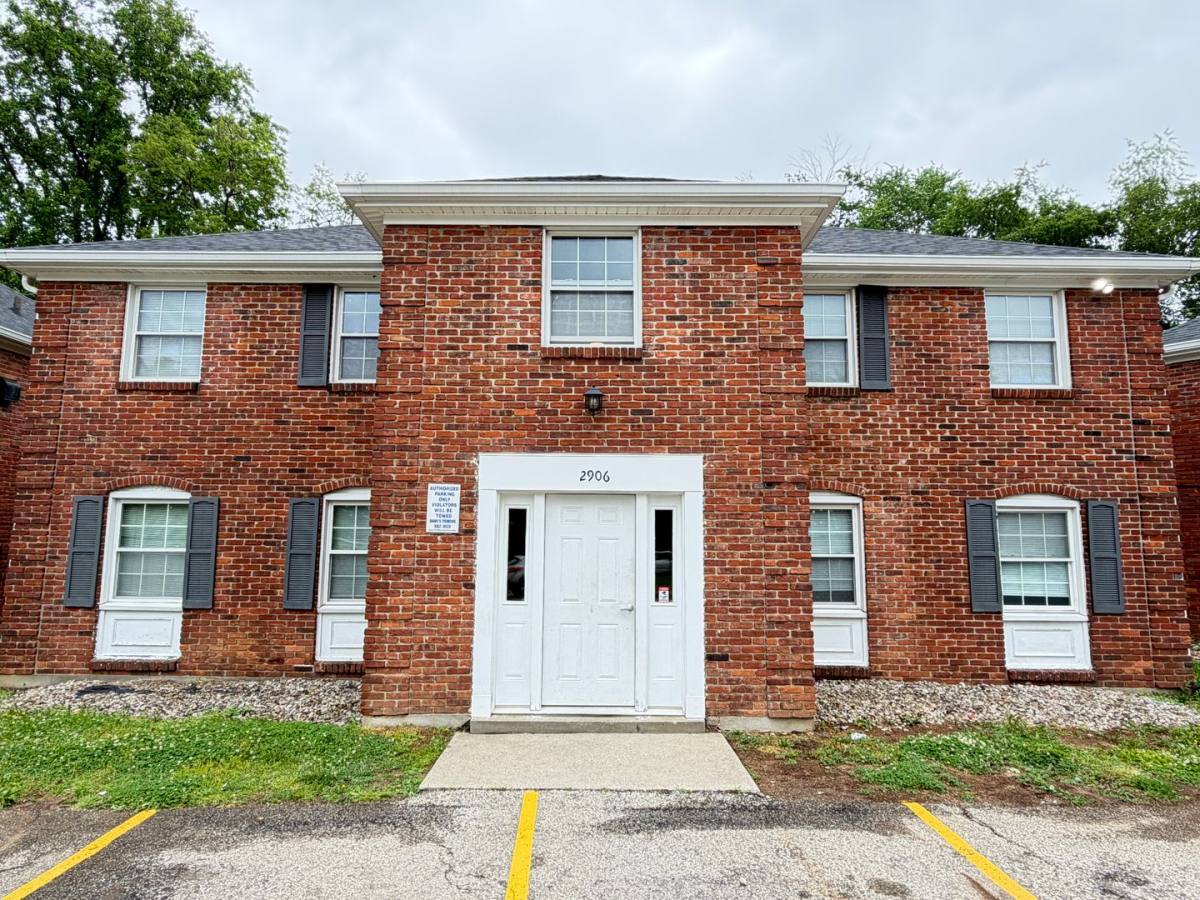 Apartment for rent at 2906 Noe Court, Louisville, KY 40220