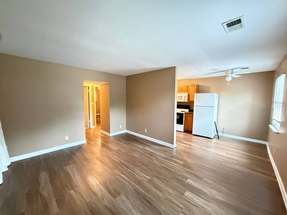 Apartment for rent at 2906 Noe Court, Louisville, KY 40220