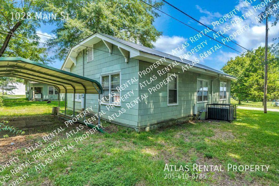 House for rent at 1028 Main St, Sycamore, AL 35149
