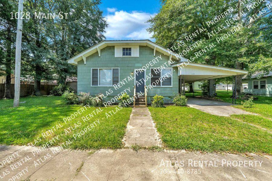 House for rent at 1028 Main St, Sycamore, AL 35149