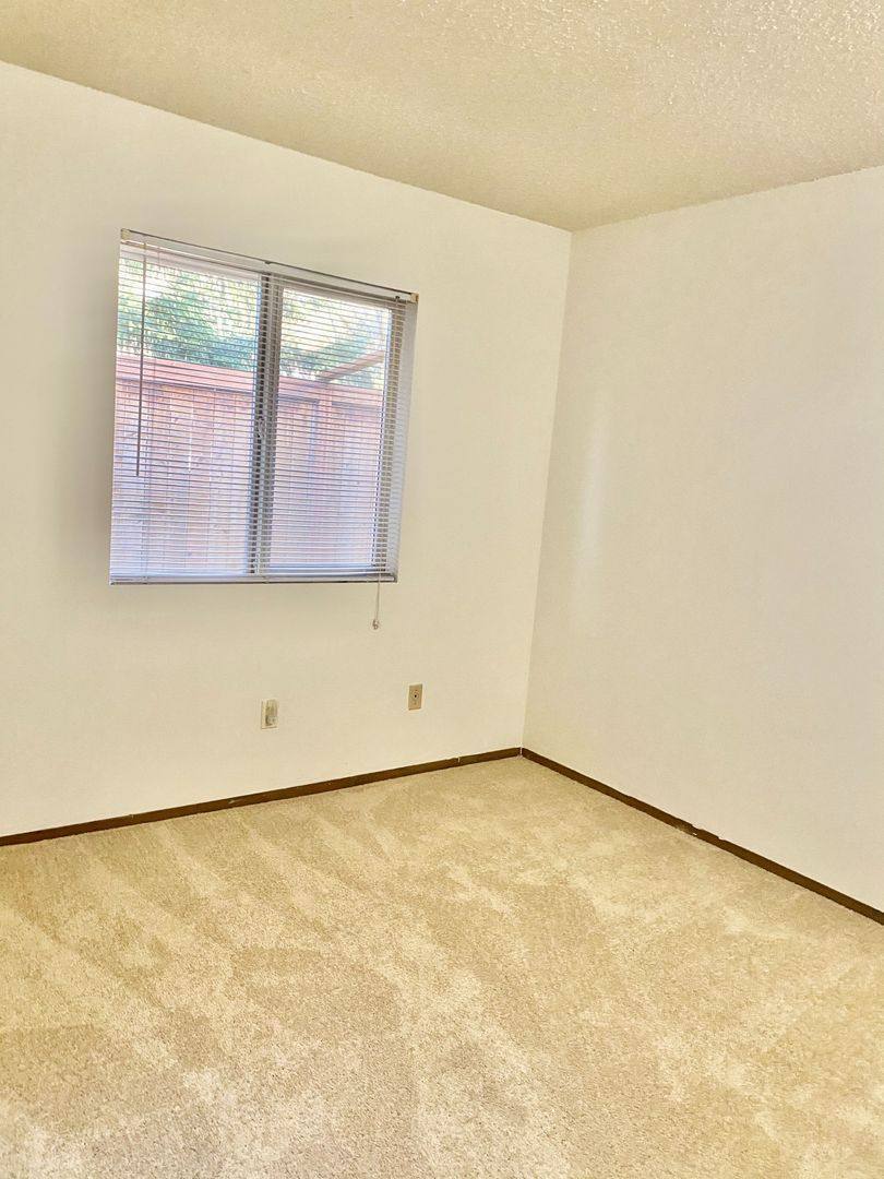 Apartment for rent at 504-528 156th Ave SE, Bellevue, WA 98007