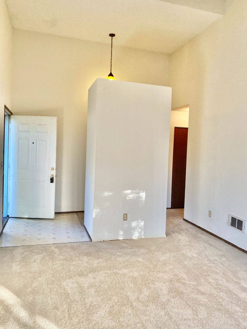 Apartment for rent at 504-528 156th Ave SE, Bellevue, WA 98007