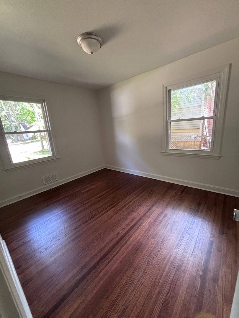 House for rent at 924 Crestmere St, Charlotte, NC 28208