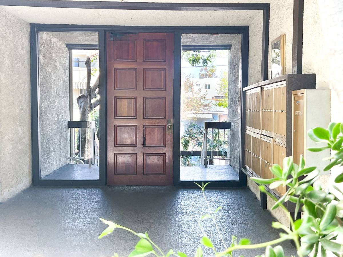 Apartment for rent at 14424 Magnolia Blvd, Sherman Oaks, CA 91423