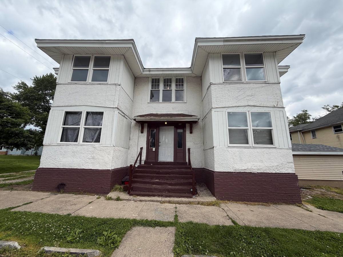 Apartment for rent at 107-2 Davis, Danville, IL 61832